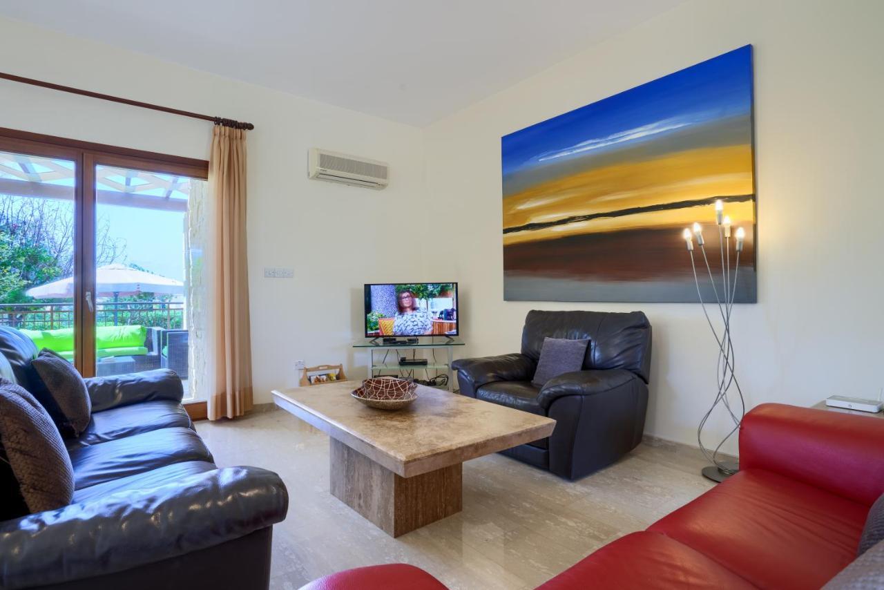 3 Bedroom Villa Madelini With Private Pool, Aphrodite Hills Resort Kouklia Eksteriør bilde