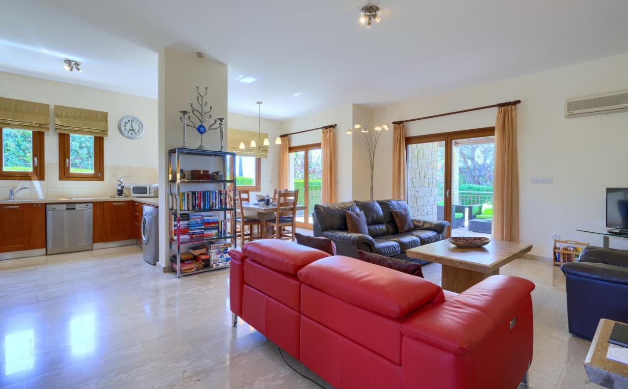 3 Bedroom Villa Madelini With Private Pool, Aphrodite Hills Resort Kouklia Eksteriør bilde